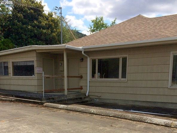 859 Lookingglass Road, Roseburg, OR 97471